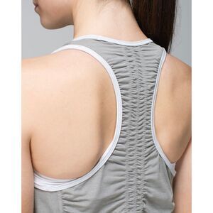 Lululemon Runner Up Tank
Heathered Medium Grey / Wee Stripe White Silver Spoon